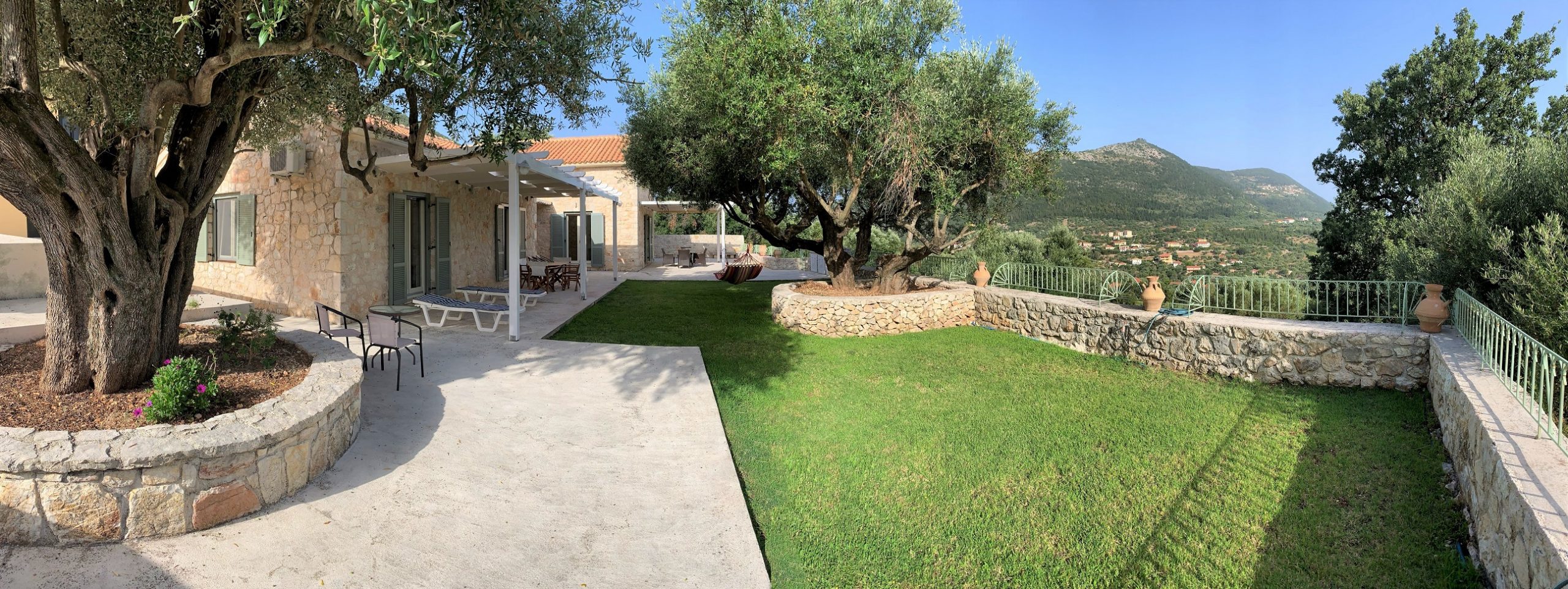 Front garden of holiday houses for rent on Ithaca Greece, Stavros