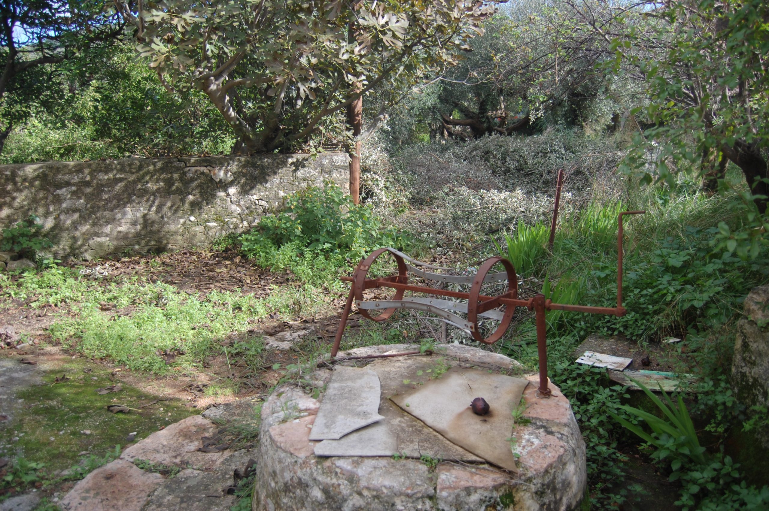 Terrain of ruin for sale in Ithaca Greece, Vathi