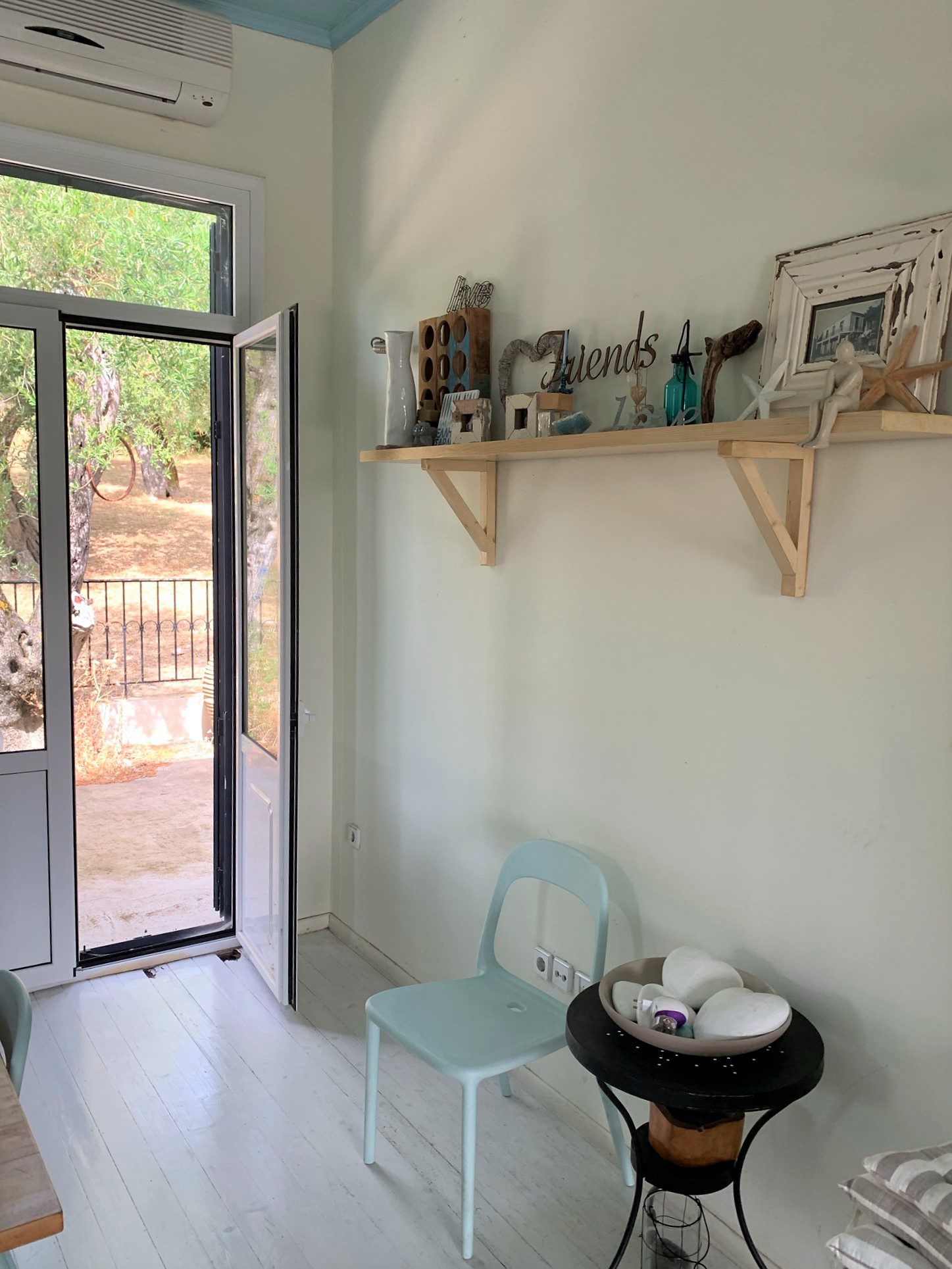 Living room area of holiday house for rent on Ithaca Greece, Kolleri