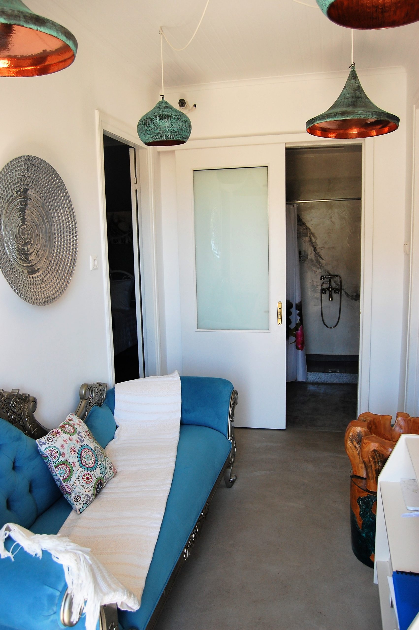 Interiors entrance of Bay View house for rent in Vathi