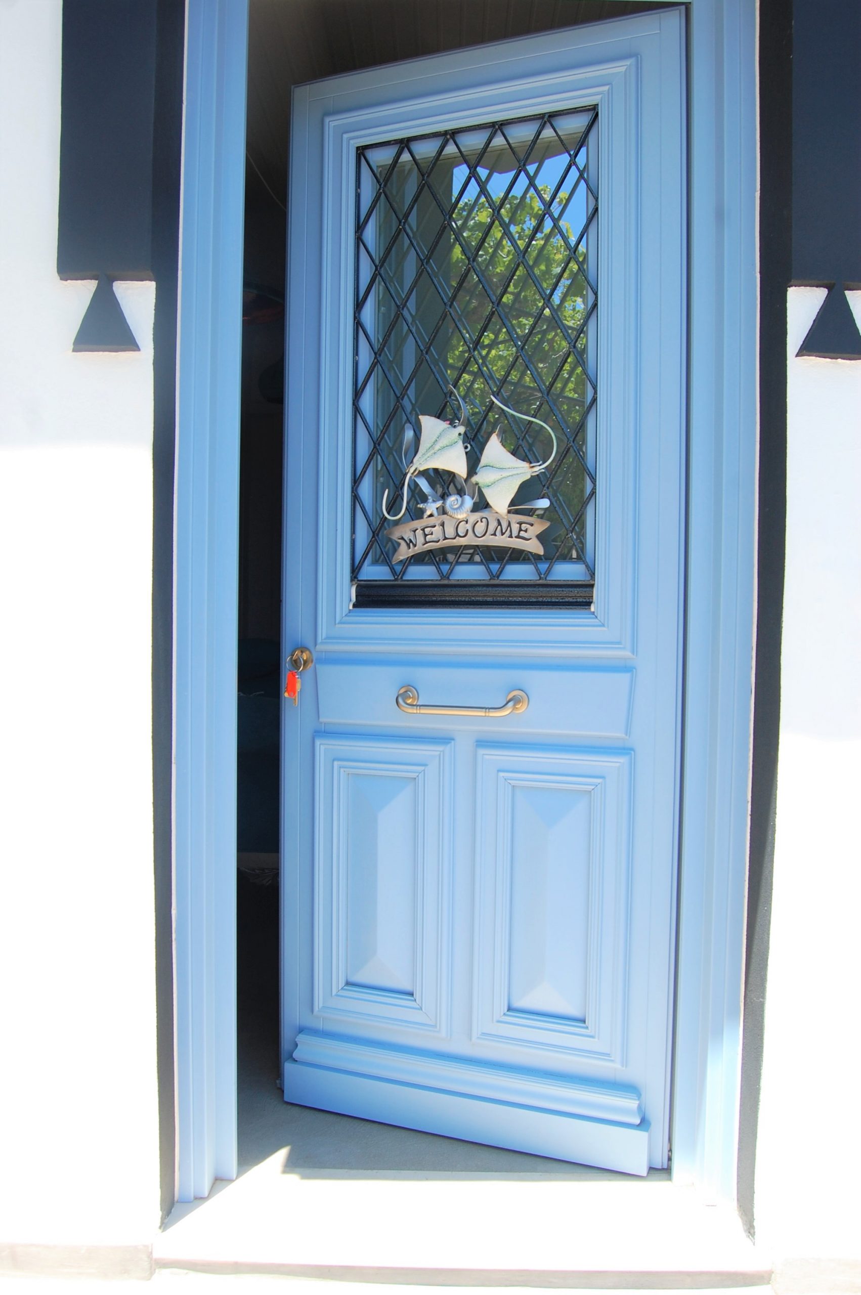 Entrance of Bay View house for rent in Vathi