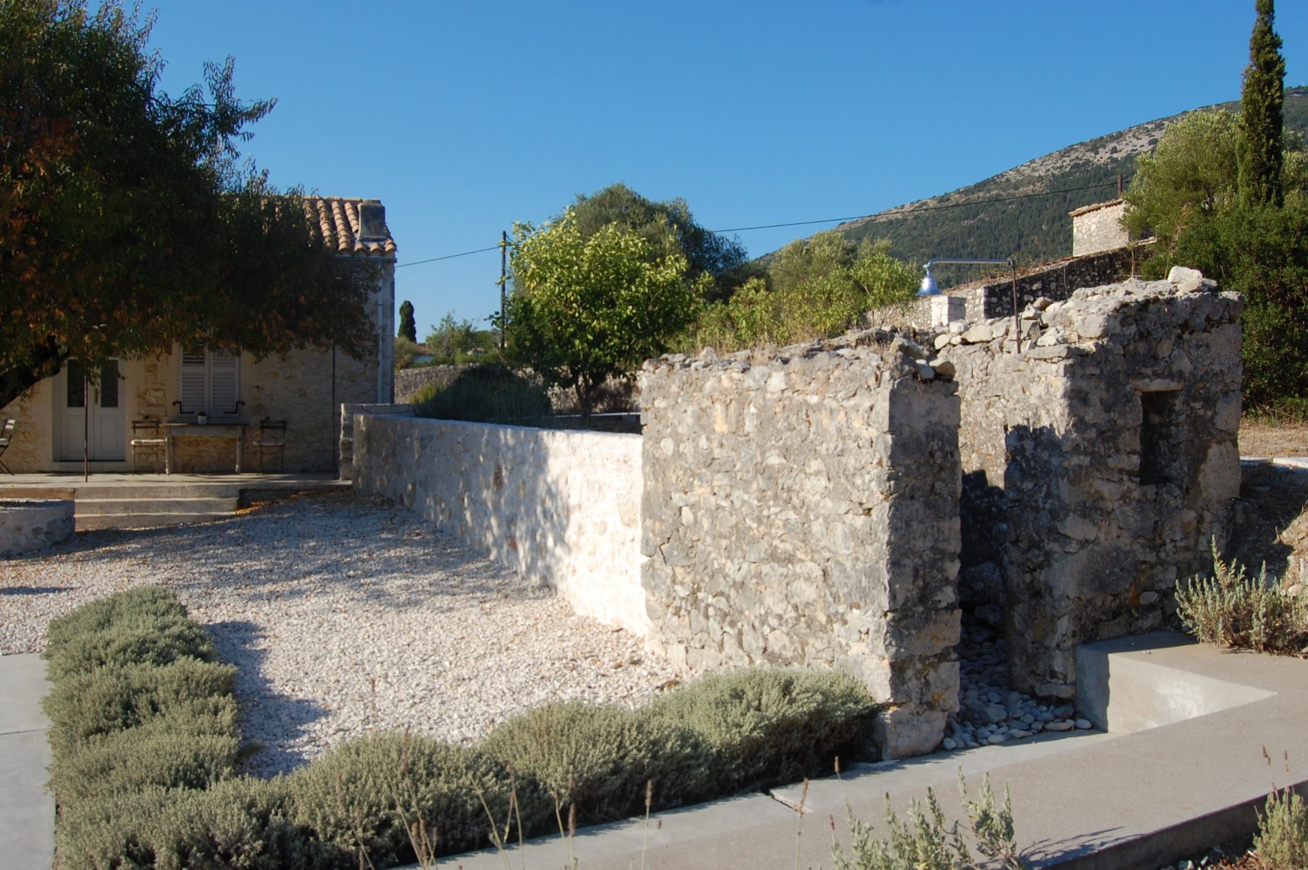 Outdoor entertainment area at Villa Kalos for rent, Ithaca Greece Lahos
