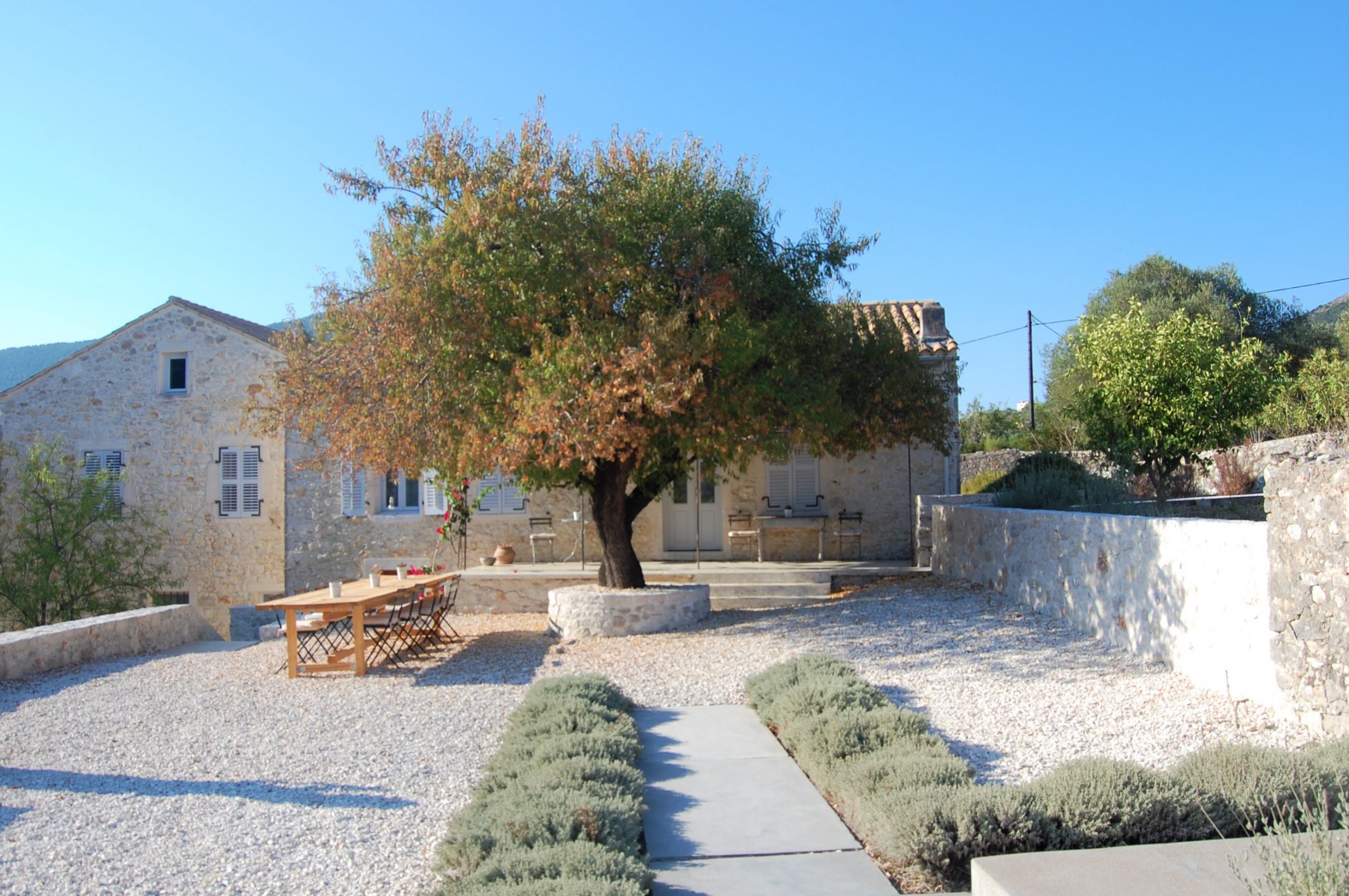 Outdoor entertainment area at Villa Kalos for rent, Ithaca Greece Lahos