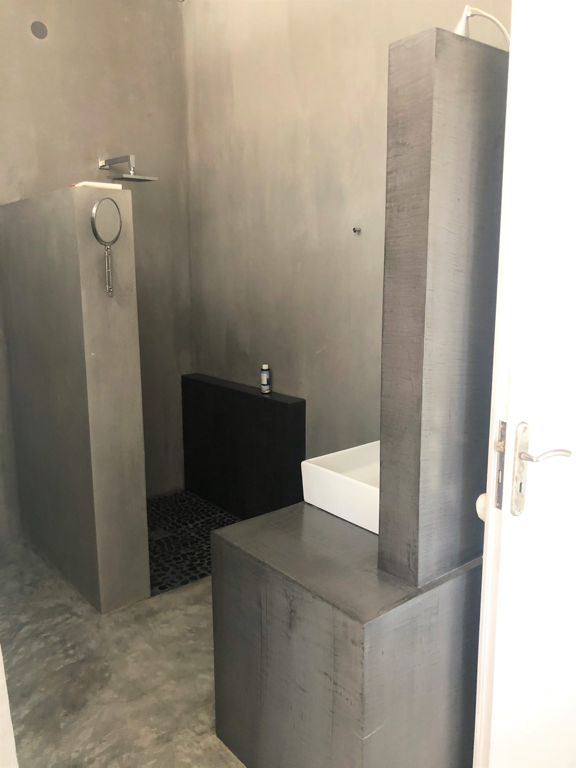 Bedroom with en-suite bathroom at Villa Kalos for rent, Ithaca Greece Lahos