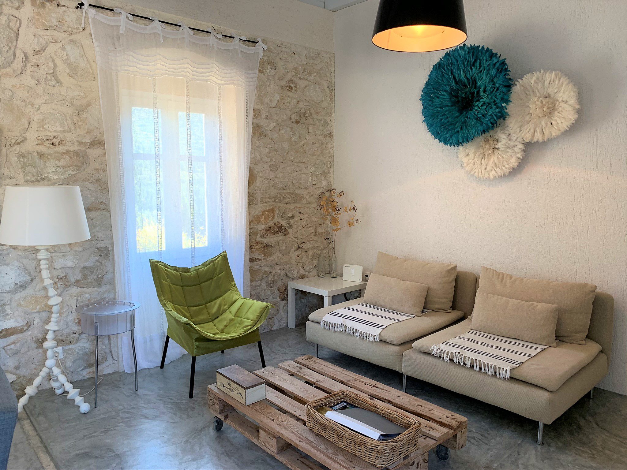 Open plan kitchen and dining area at Villa Kalos for rent, Ithaca Greece Lahos