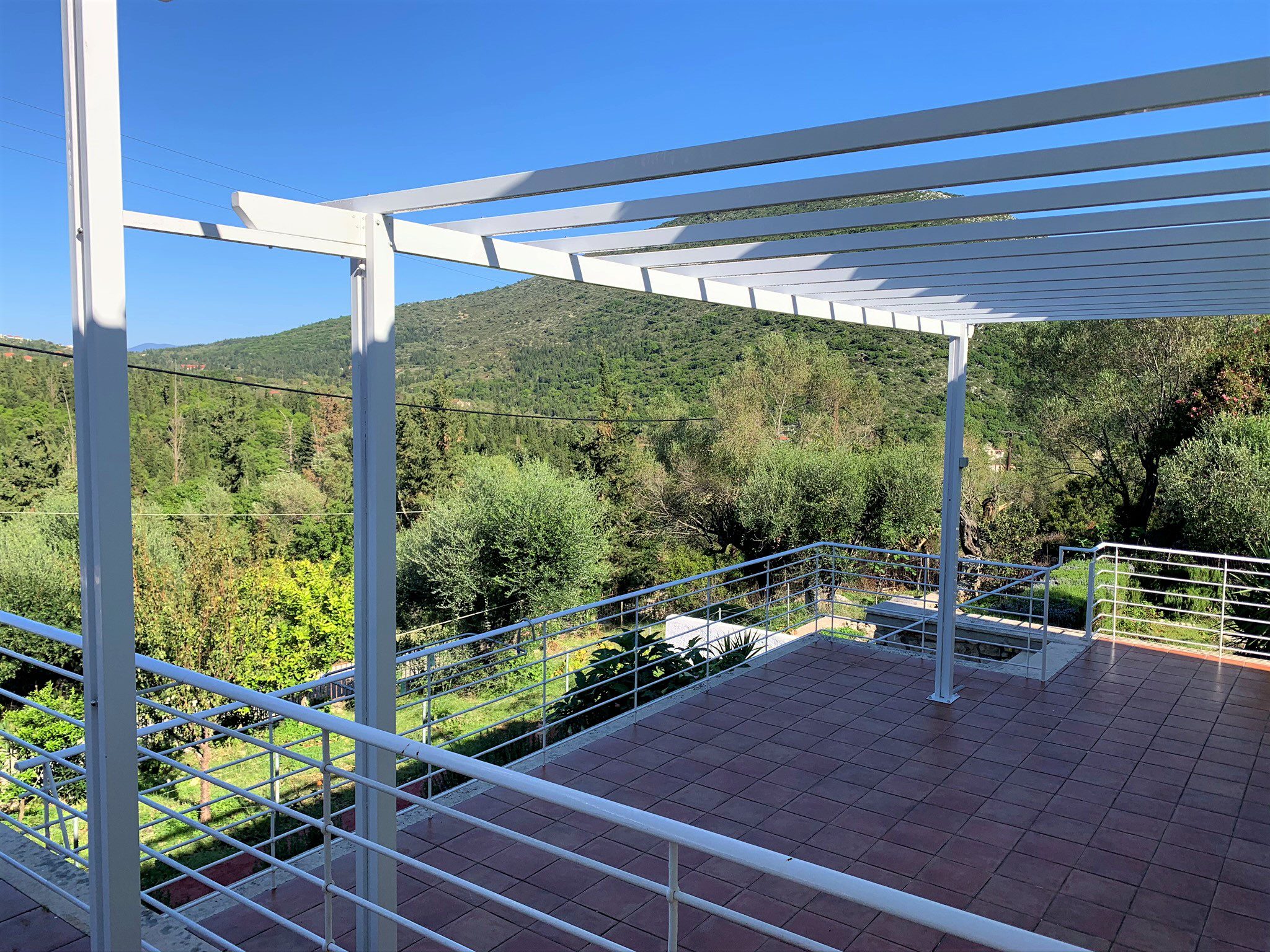 θέα στο τοπίο και κήπος εξοχικής κατοικίας προς ενοικίαση στην Ιθάκα, Φρίκες