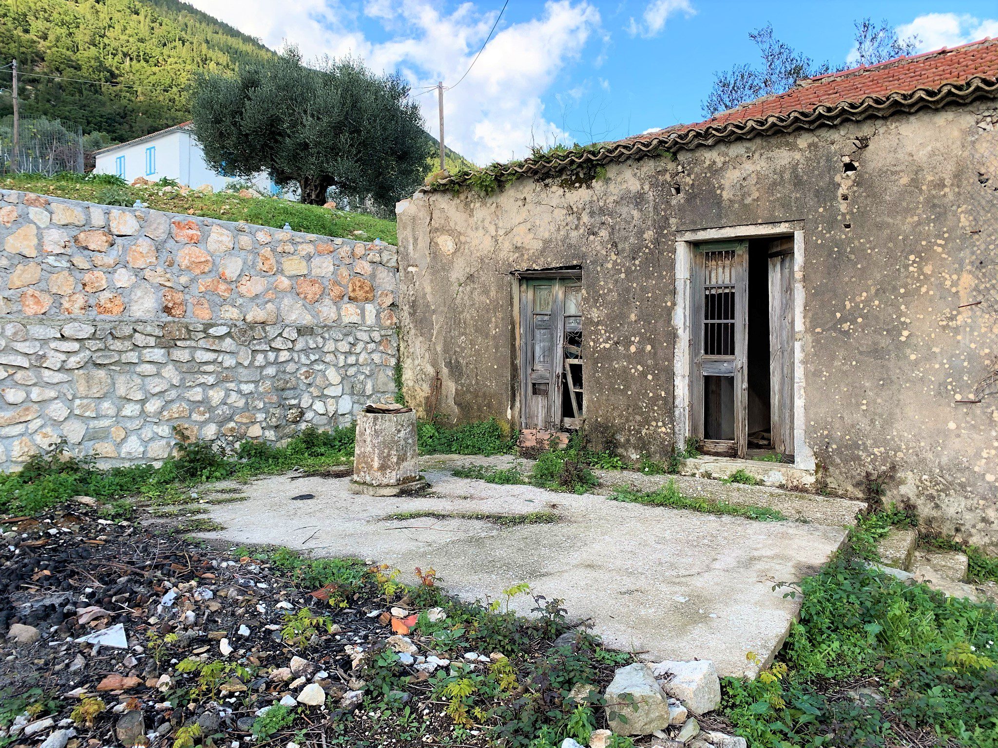 Exterior and outdoor areas of house for sale in Ithaca Greece Kolleri