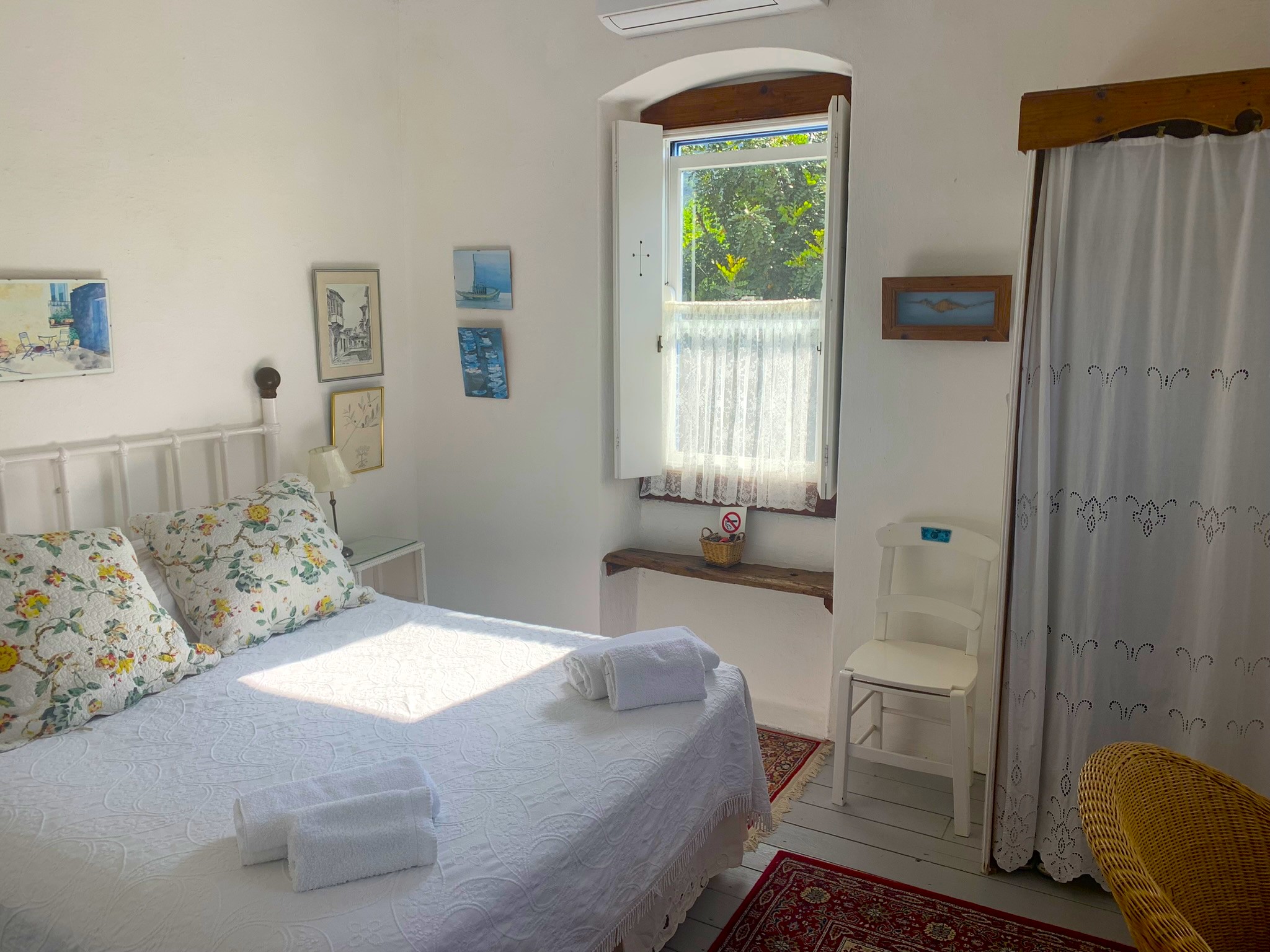 Twin bedroom of house for sale in Ithaca Greece, Lahos