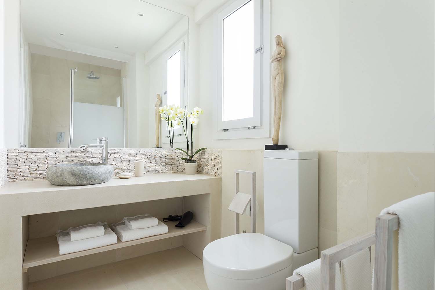 Bathroom of house for sale in Ithaca Greece, Ag. Saranda