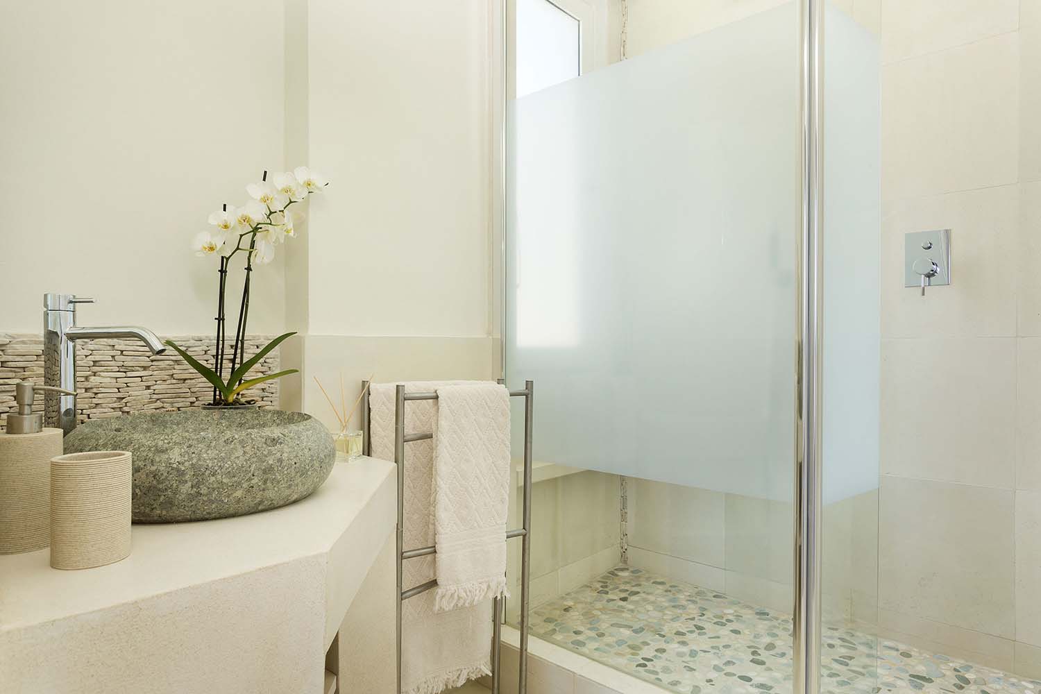Bathroom of house for sale in Ithaca Greece, Ag. Saranda