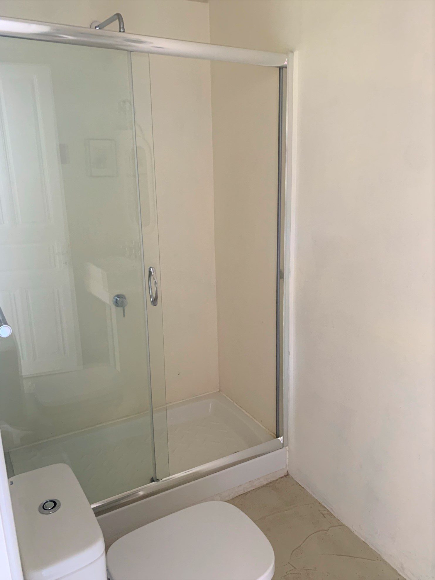 Shower of house for rent in Ithaca Greece, Vathi