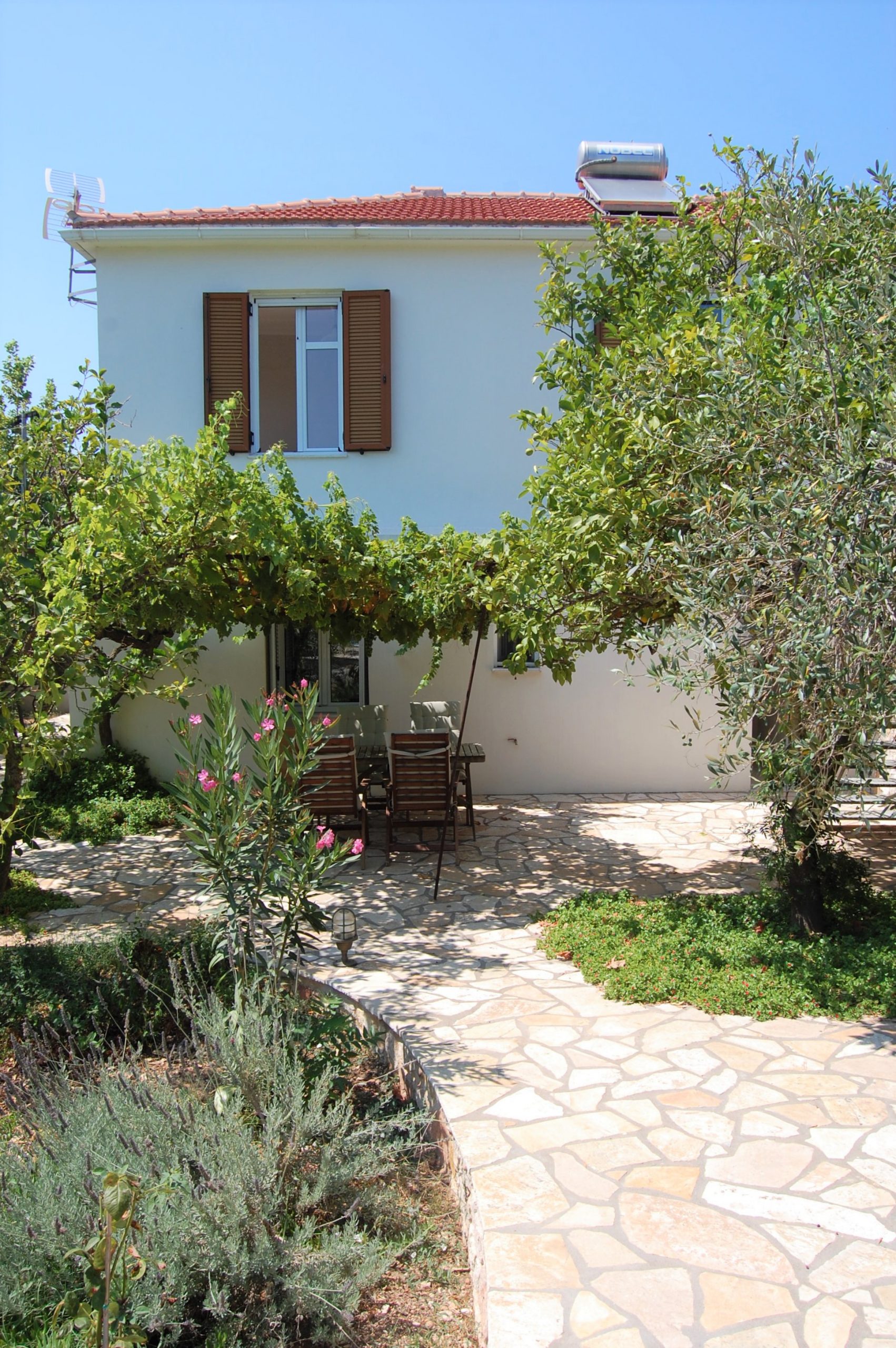 Outside spaces of house for rent in Ithaca Greece, Vathi