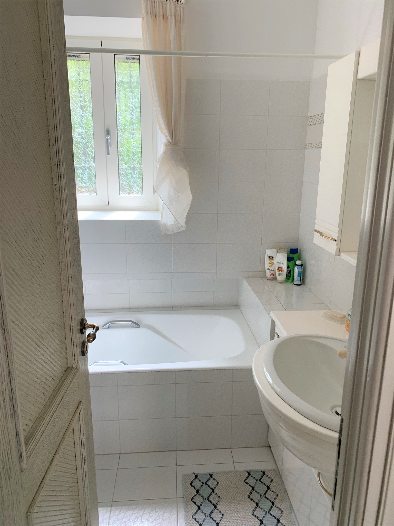 Bathroom of house for sale Ithaca Greece, Aetos