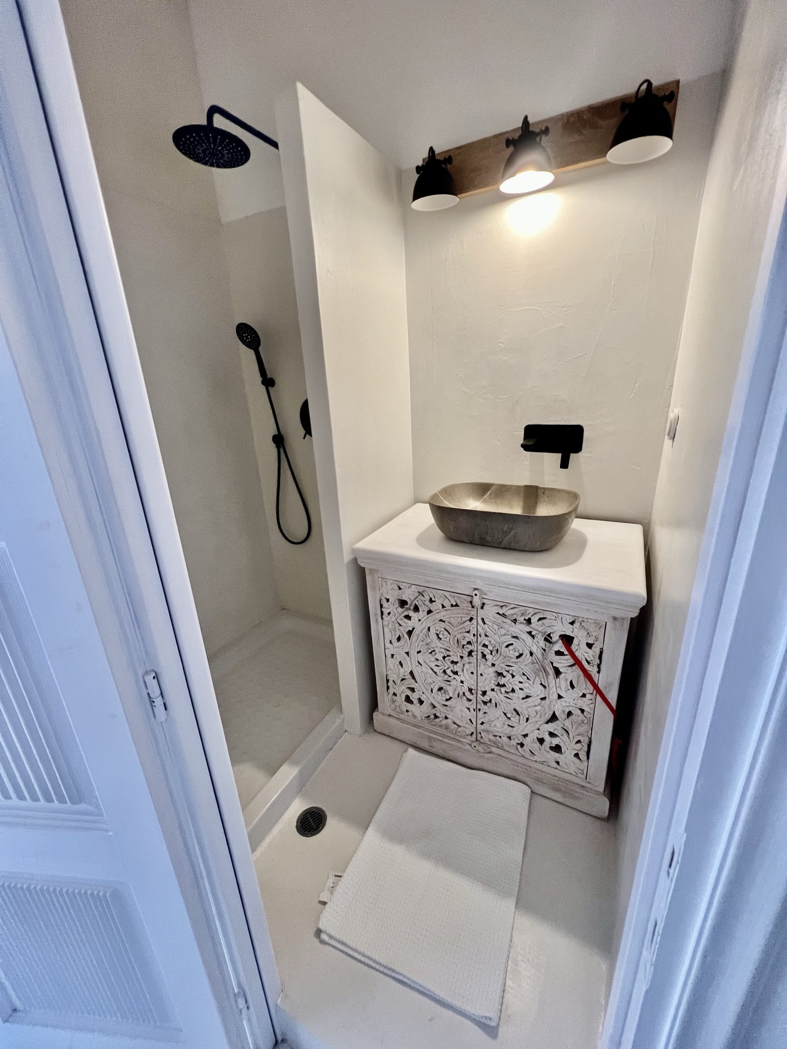 Bathroom of villa for rent on Ithaca Greece, Lahos