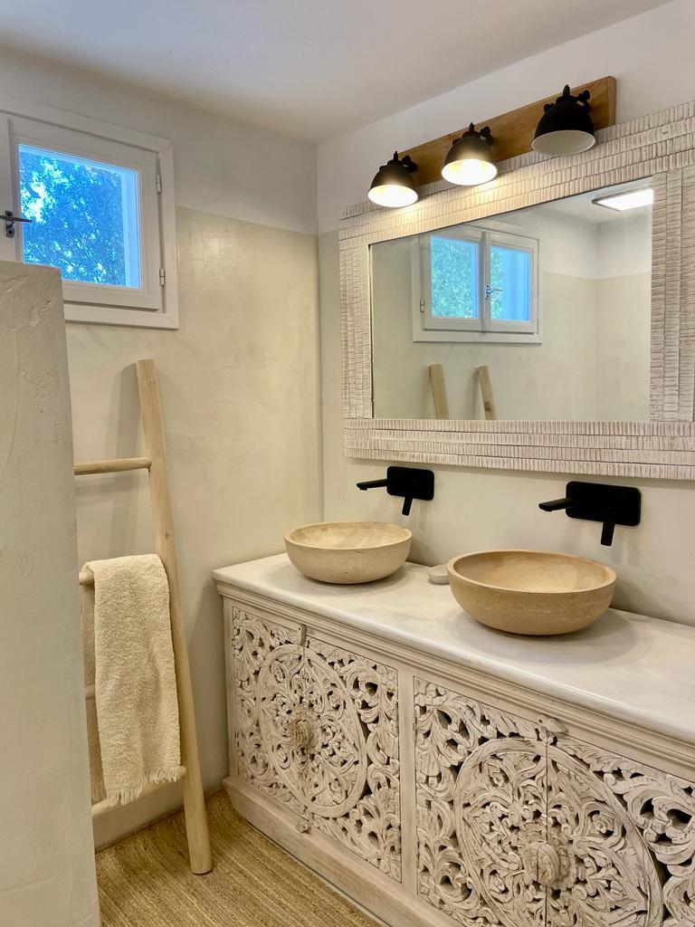 Bathroom of villa for rent on Ithaca Greece, Lahos