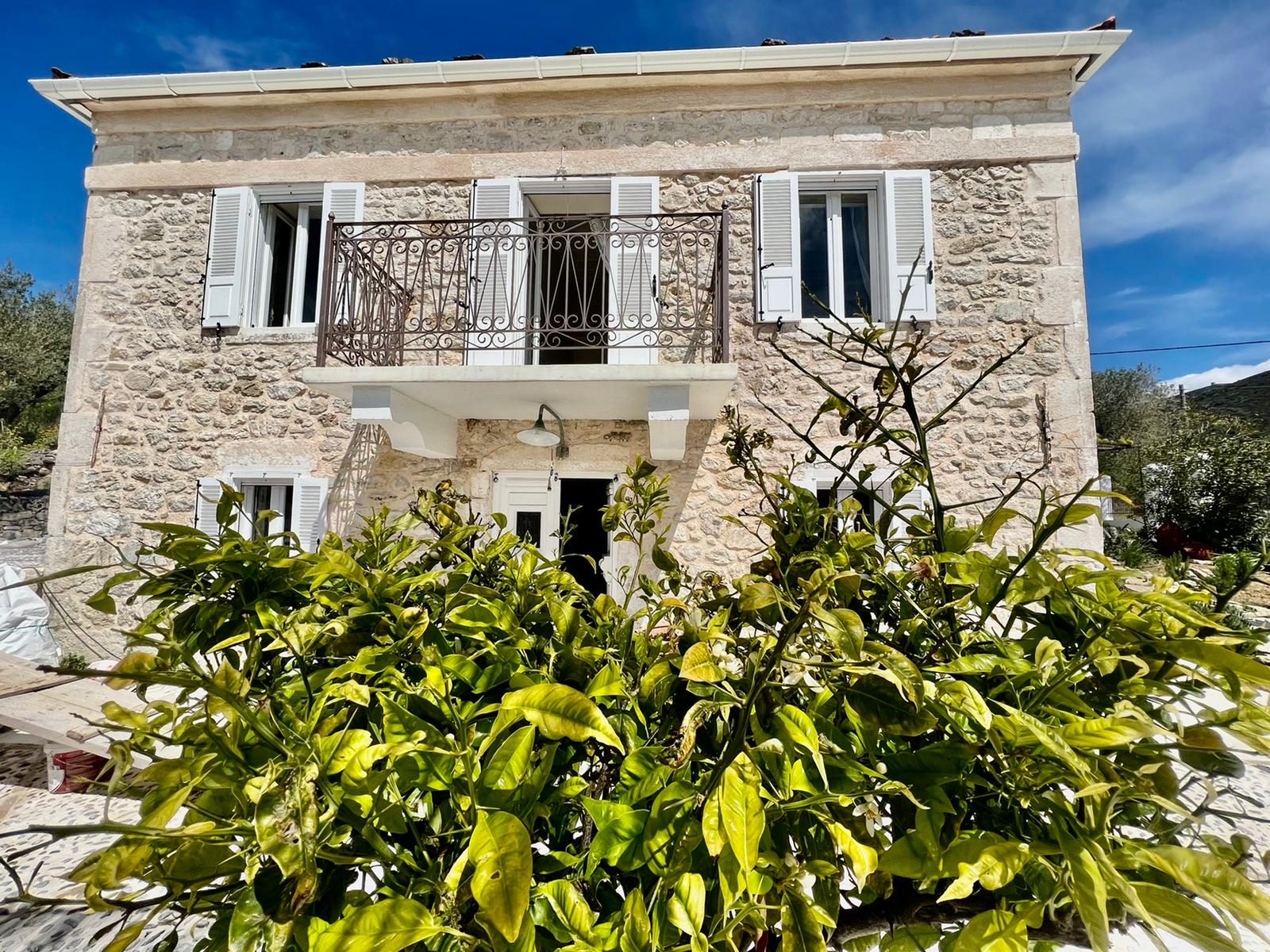 Exterior of villa for rent on Ithaca Greece, Lahos