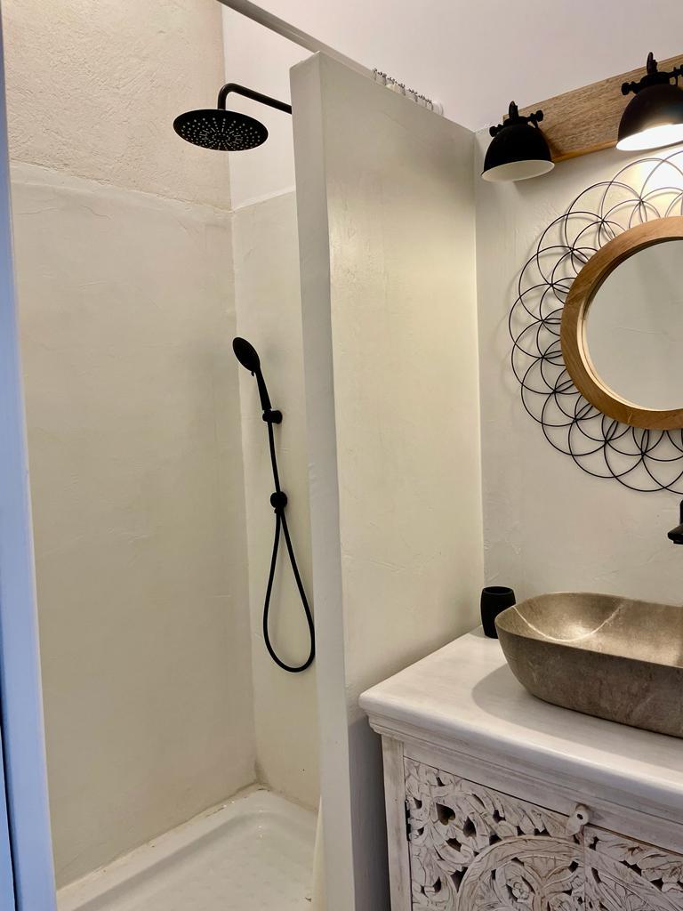Bathroom of villa for rent on Ithaca Greece, Laho