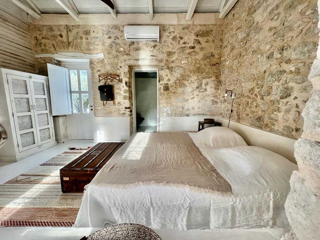 Bedroom of villa for rent on Ithaca Greece, Lahos