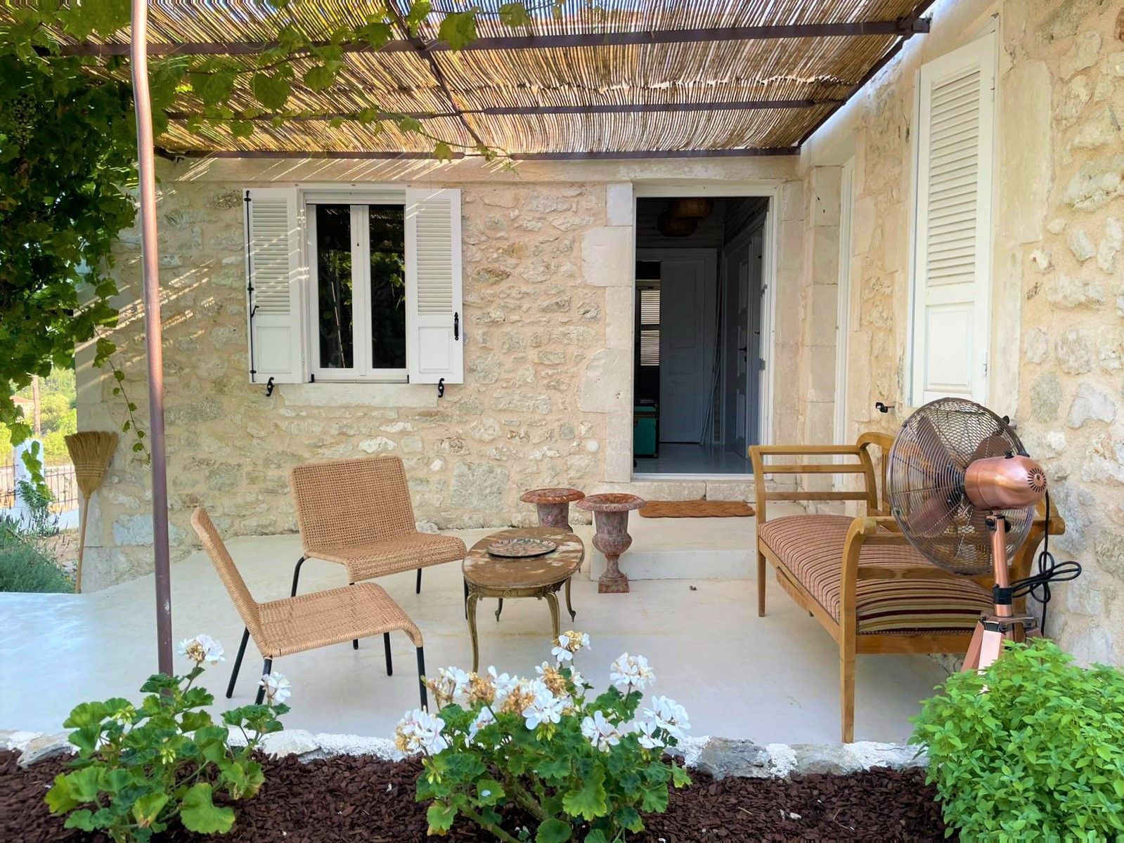 Outdoor areas of villa for rent on Ithaca Greece, Lahos
