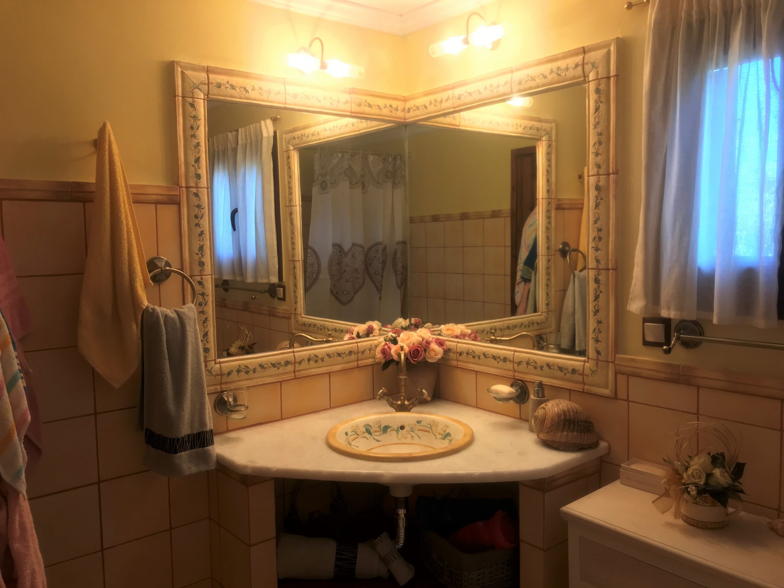 Bathroom of house for rent on Ithaca Greece, Anoghi