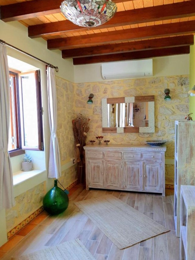 Living room of house for rent on Ithaca Greece, Anoghi
