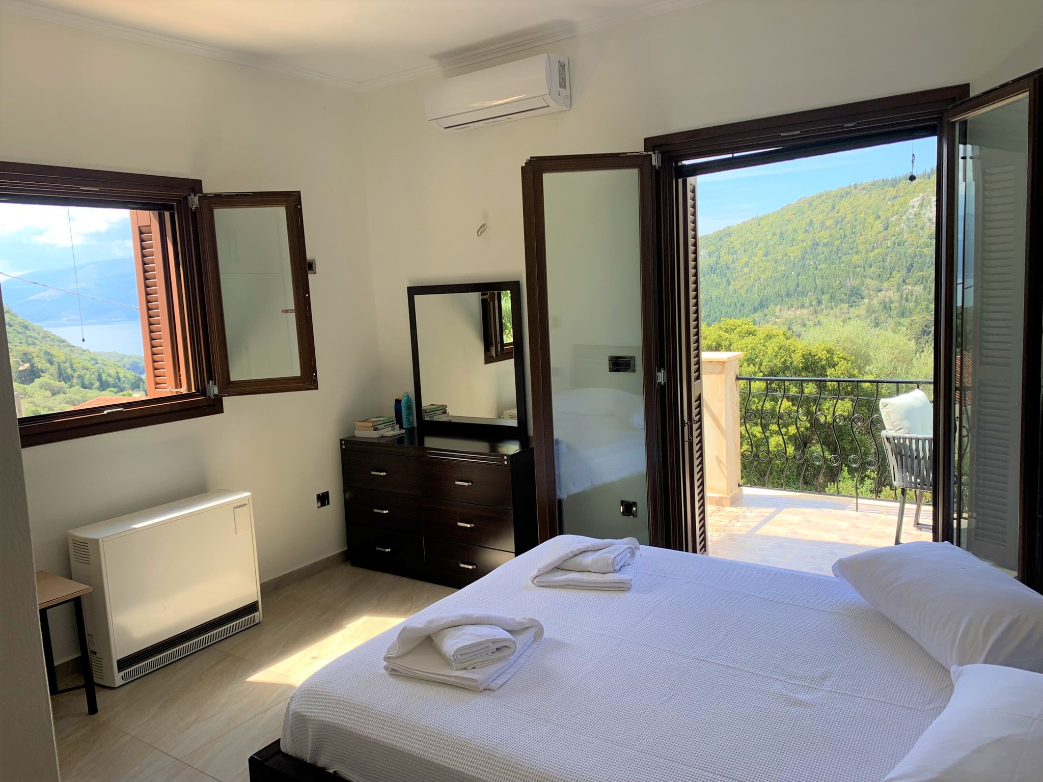 Bedroom of house for rent on Ithaca Greece, Stavros