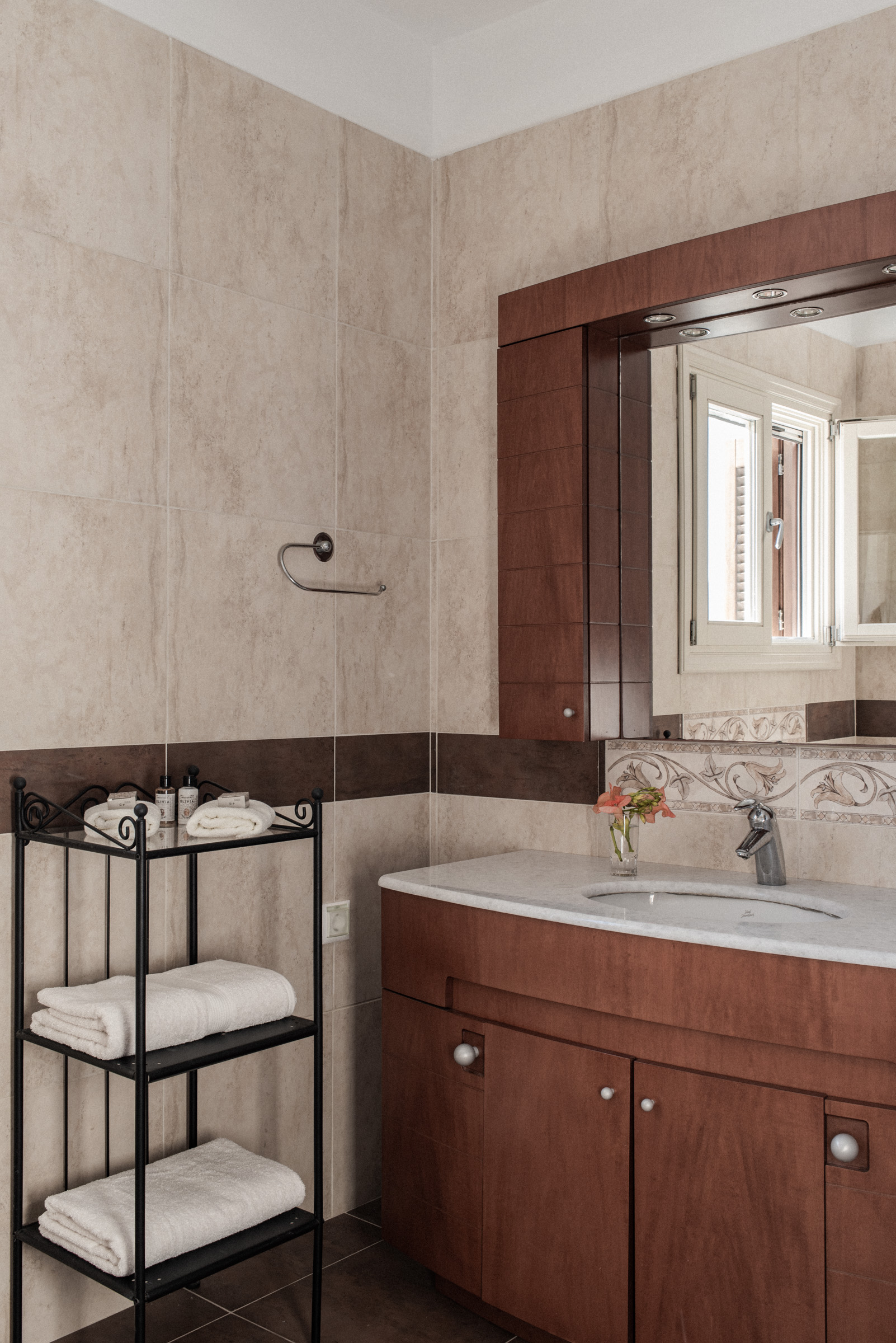 Bathroom of villa for rent on Ithaca Greece, Stavros