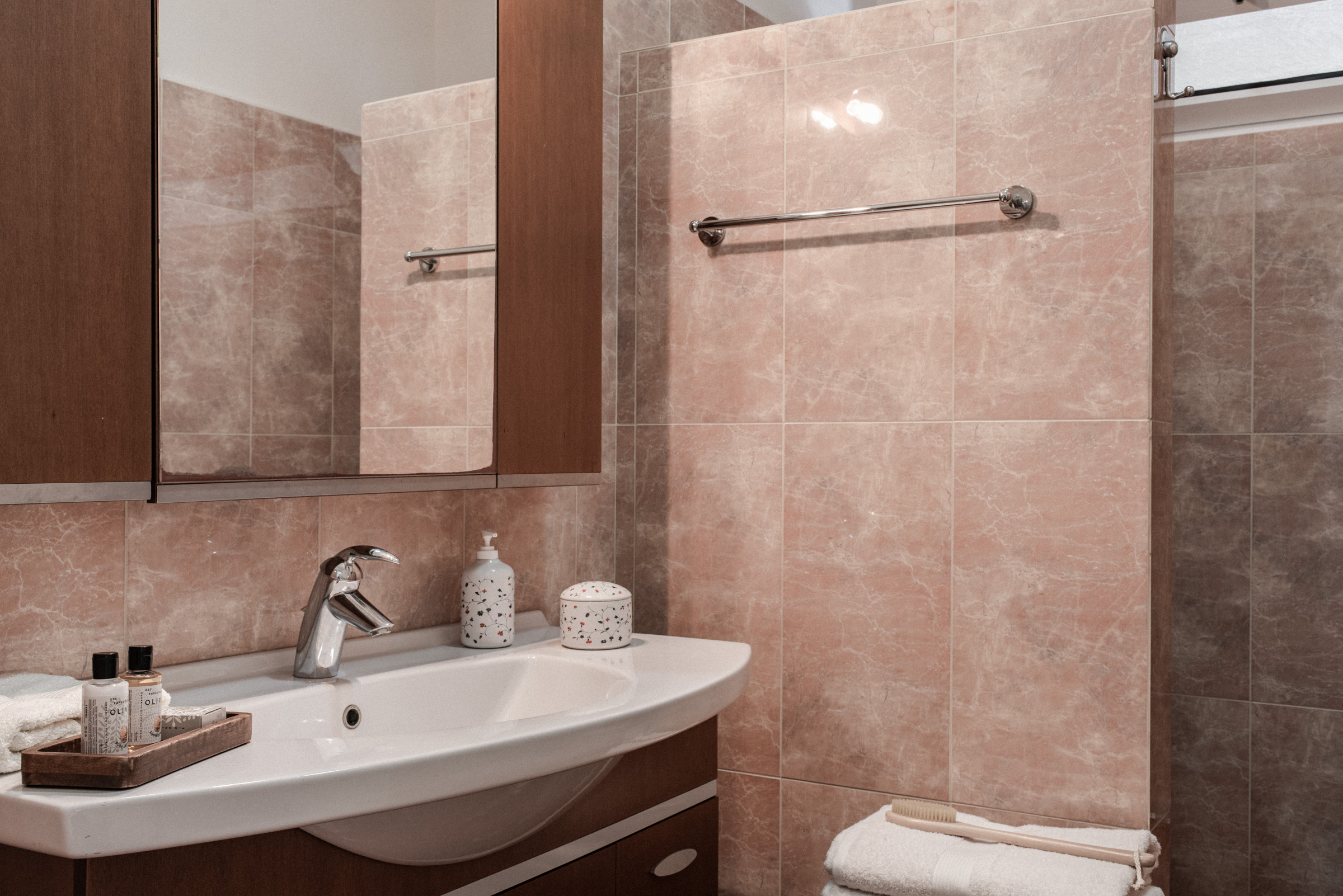 Bathroom of villa for rent on Ithaca Greece, Stavros