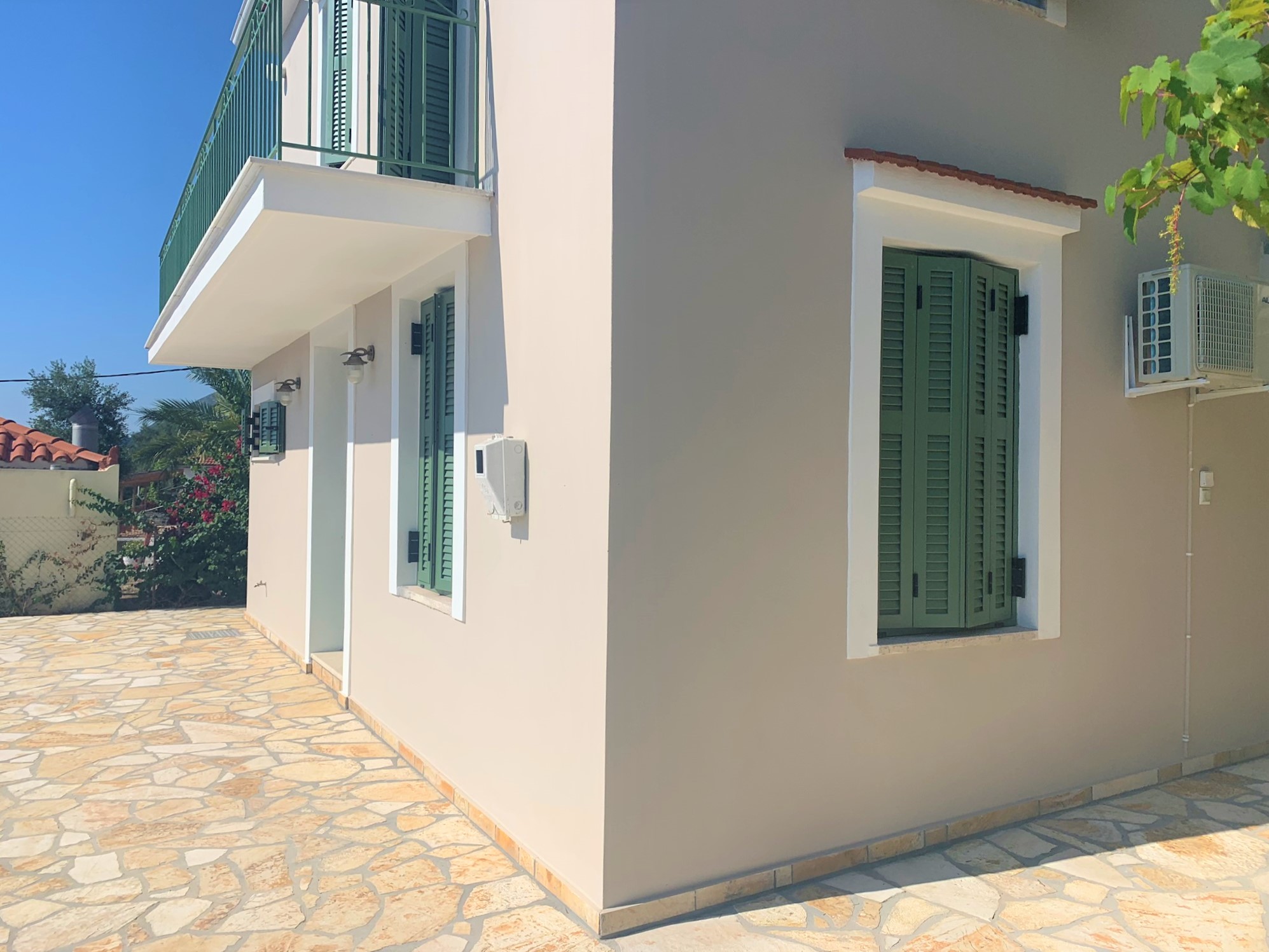 Exterior of house for rent on Ithaca Greece, Lefki