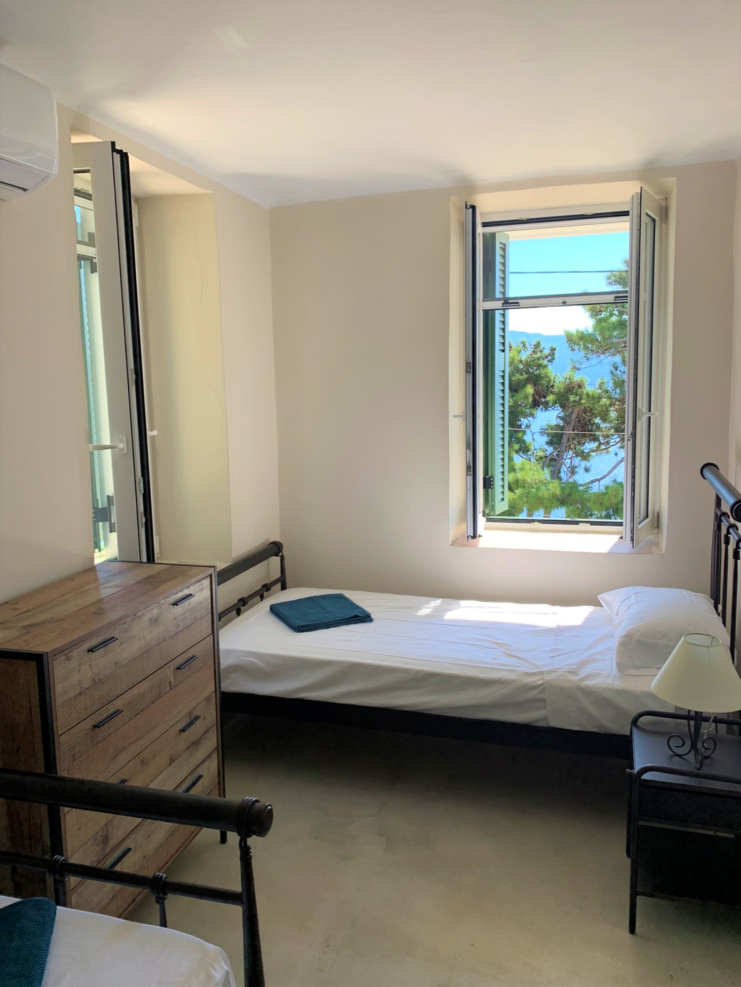 Bedroom of house for rent on Ithaca Greece, Lefki