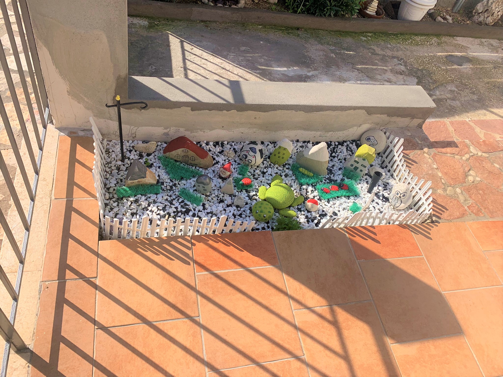 Decorations of Front outdoor space of house for sale on Ithaca Greece, Vathi