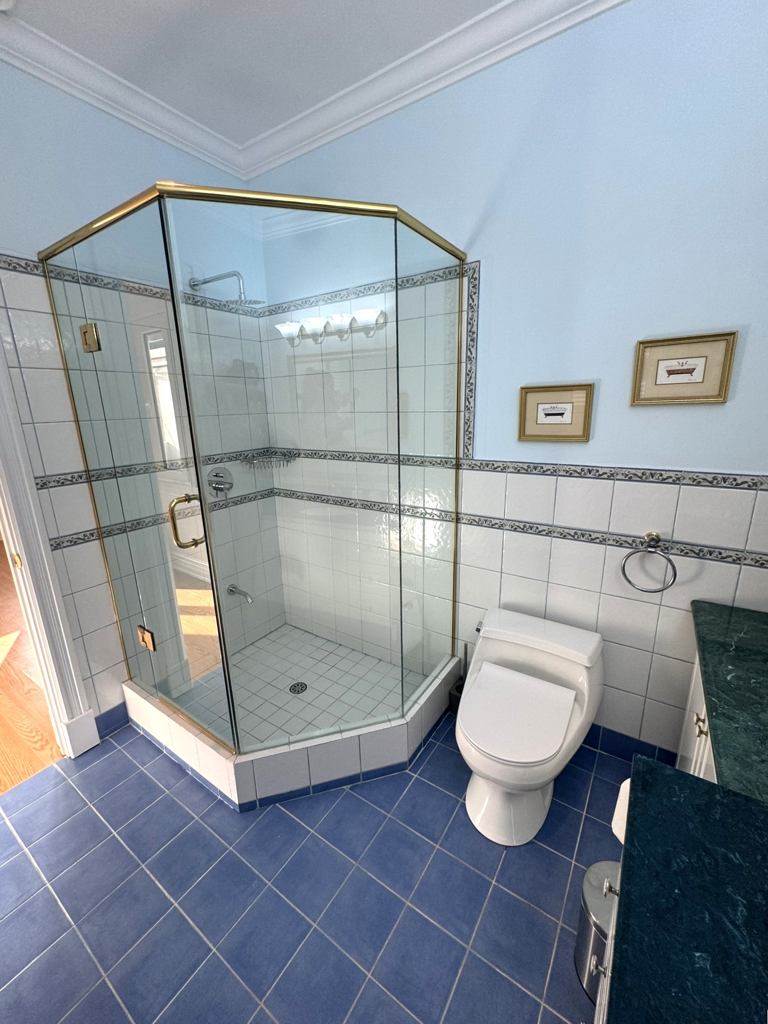 Bathroom of villa with pool for rent in Ithaca Greece Perachori
