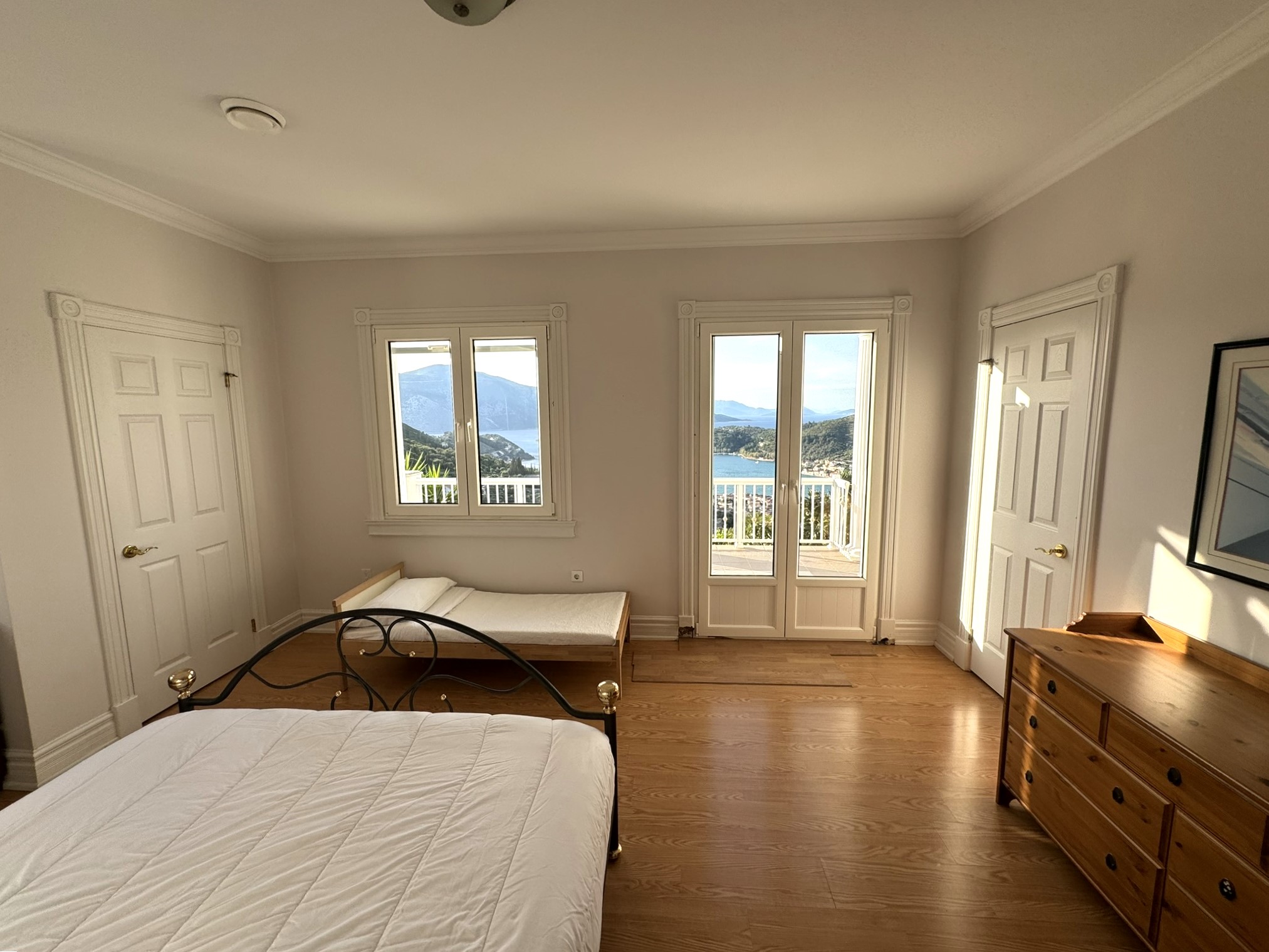 Bedroom of villa with pool for rent in Ithaca Greece Perachori
