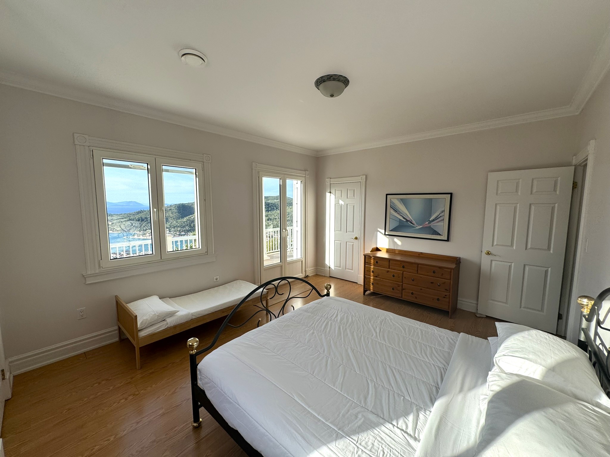 Bedroom of villa with pool for rent in Ithaca Greece Perachori