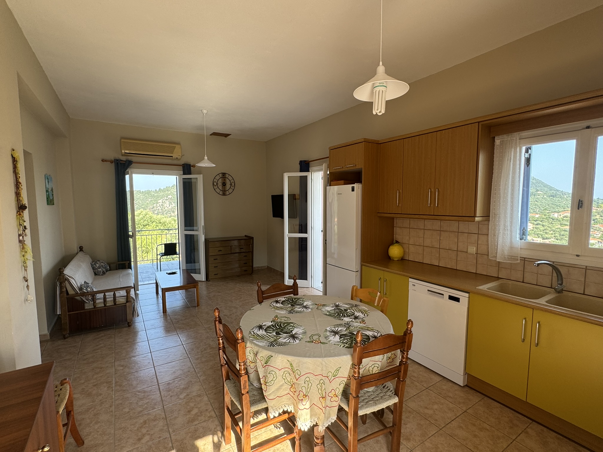Open plan kitchen and living area of house for rent in Ithaca Greece, Stavros