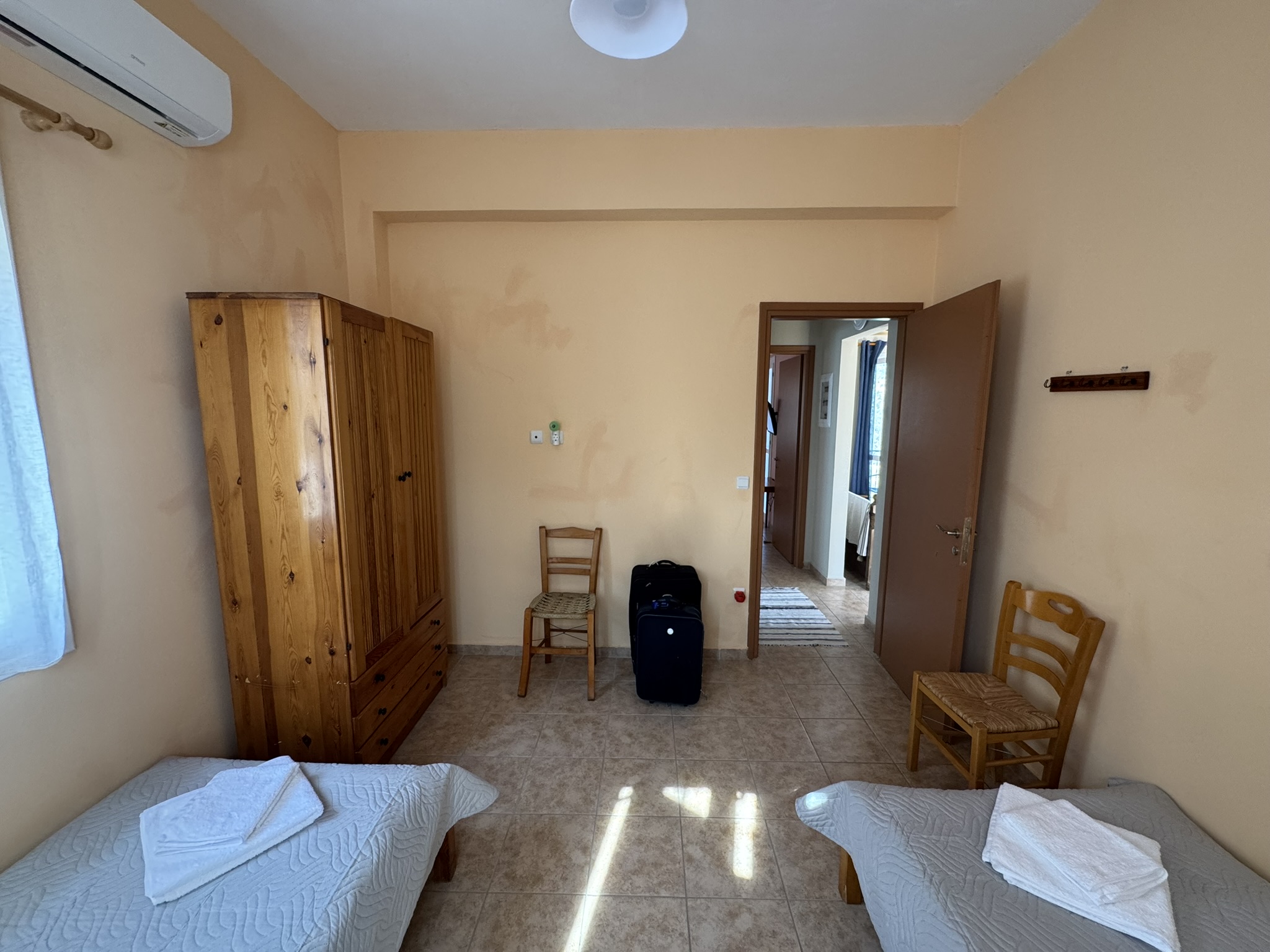 Twin bedroom of house for rent in Ithaca Greece, Stavros